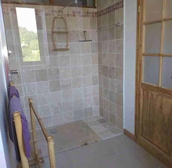 Majatalo Moulin De Solaure