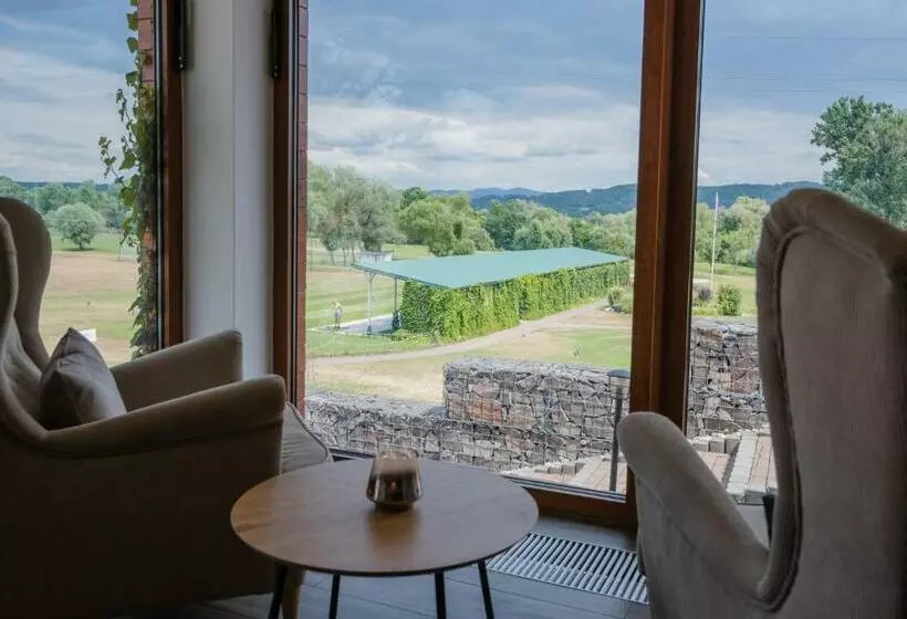 Majatalo Tri Duby Golf Apartments