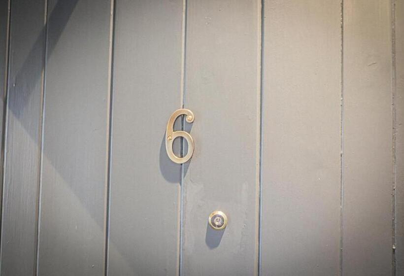 Общежитие Hope And Anchor