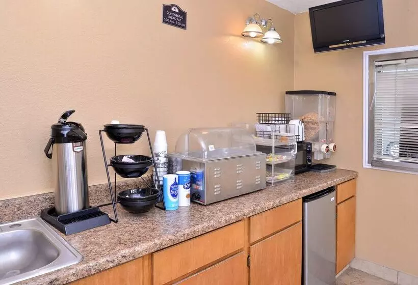 酒店 Americas Best Value Inn Schulenburg