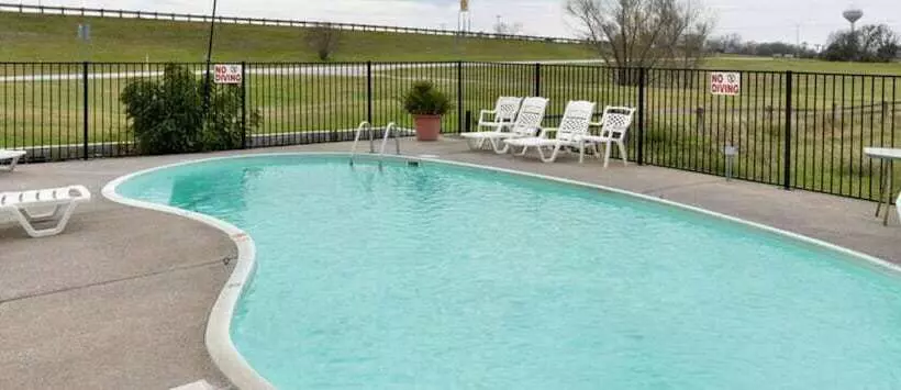 酒店 Americas Best Value Inn Schulenburg