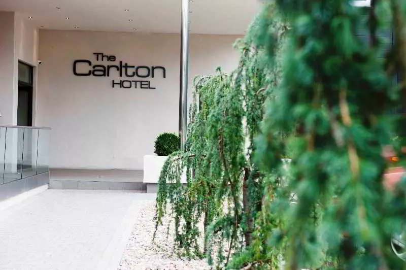 Otel Carlton