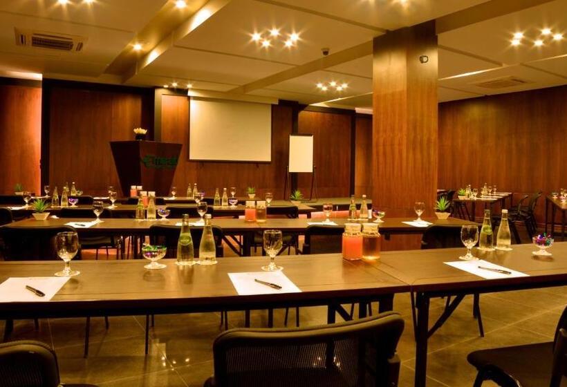 هتل Emerald Palace