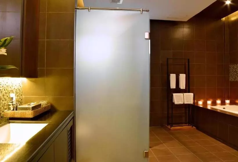 בית מלון כפרי Emerald Palace