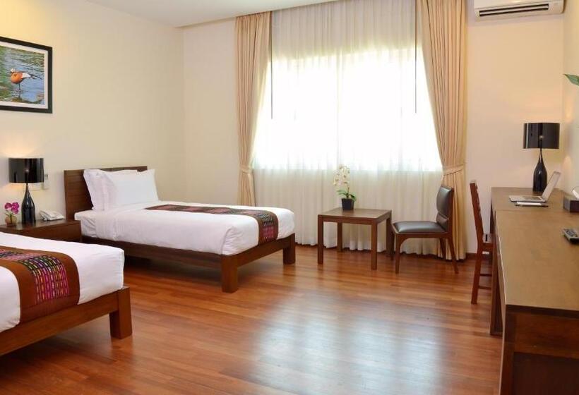 هتل Emerald Palace