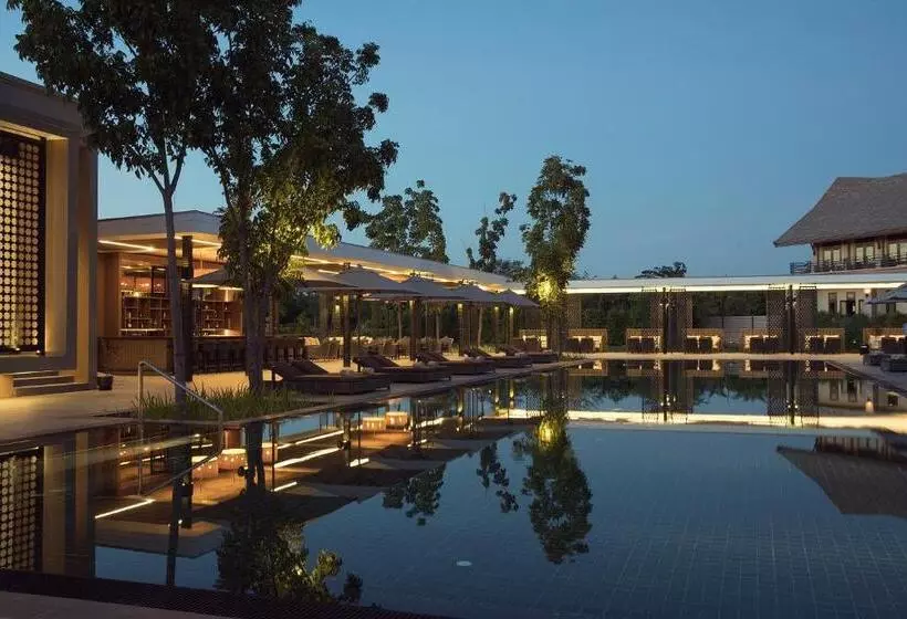 בית מלון כפרי Emerald Palace