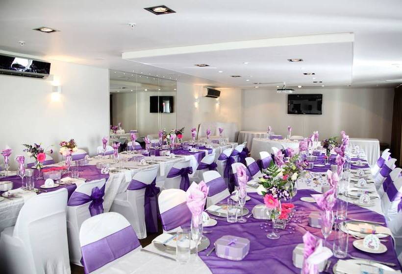 בית מלון כפרי First Group The Palace Allsuite