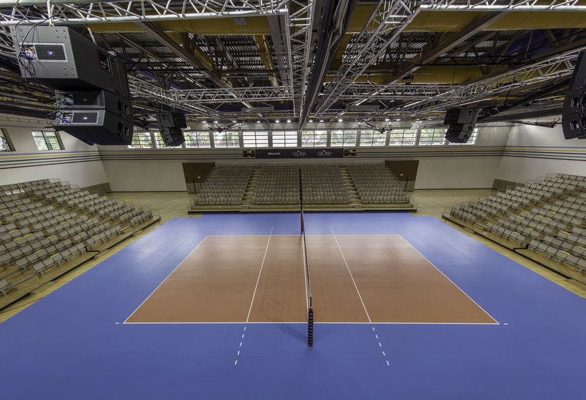 בית מלון כפרי Gloria Sports Arena