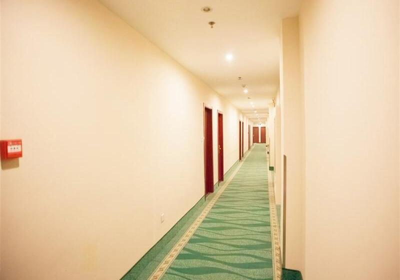 Отель Greentree Inn Heze Railway Station