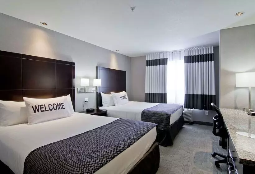 酒店 Home Inn & Suites Regina Airport