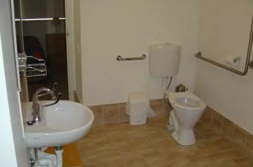 Отель Lakeside Apartments And River Resort Villas