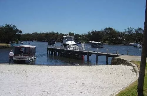 Отель Lakeside Apartments And River Resort Villas