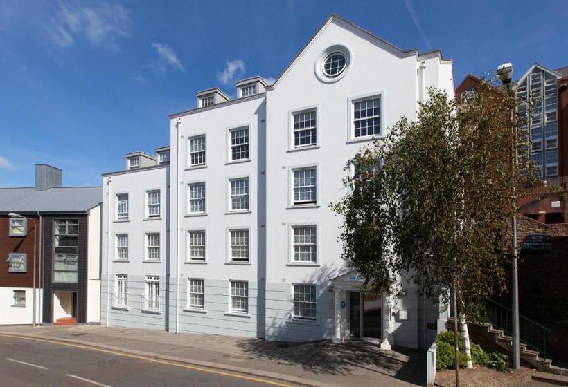 בית מלון כפרי Saco Jersey   Merlin House