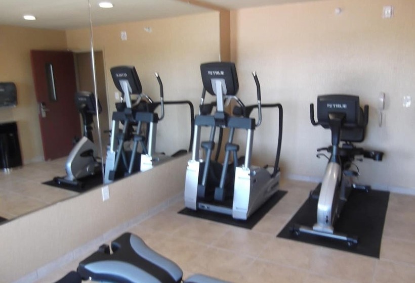 فندق Stanton Inn And Suites