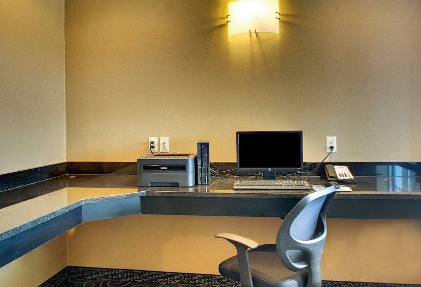 فندق Stanton Inn And Suites