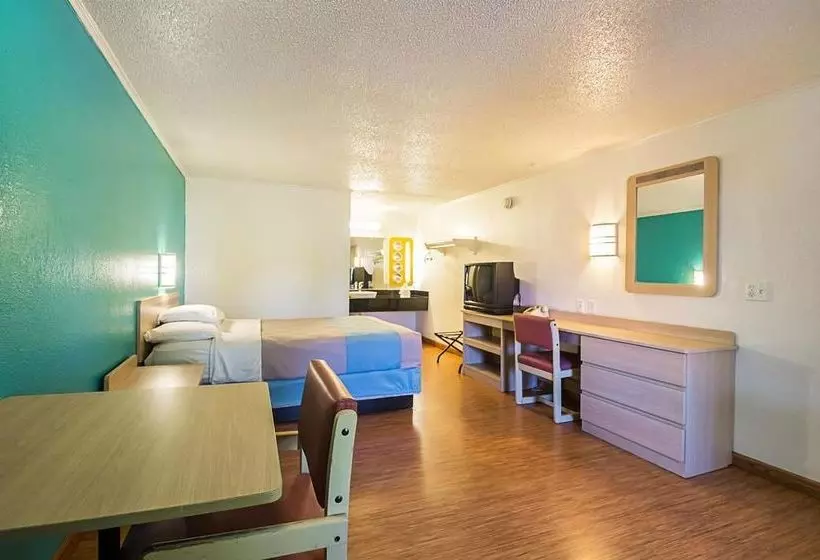 Motel 6 Bloomington Indiana University