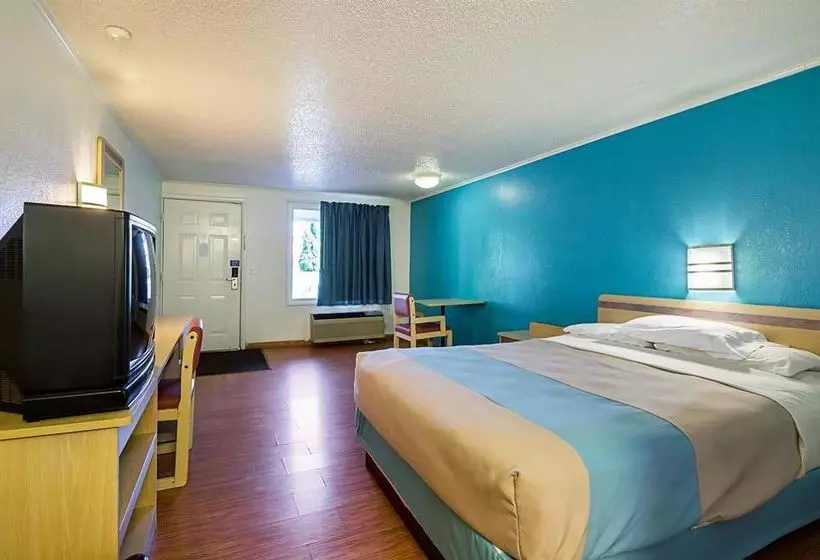 Motel 6 Bloomington Indiana University