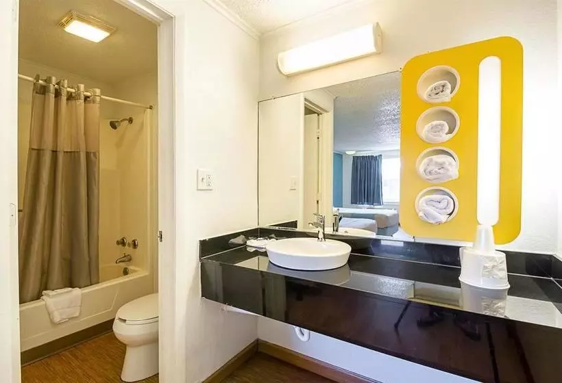 Motel 6 Bloomington Indiana University