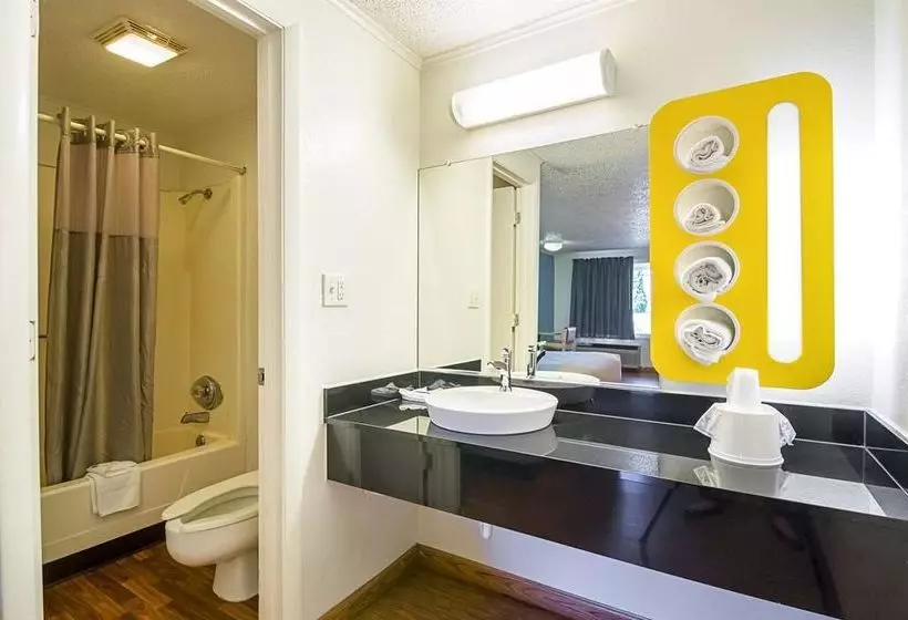 Motel 6 Bloomington Indiana University