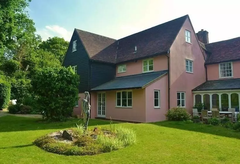 پانسیون The Cottage Guest House