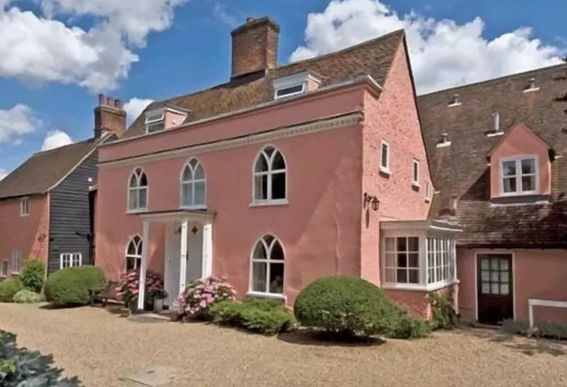 پانسیون The Cottage Guest House