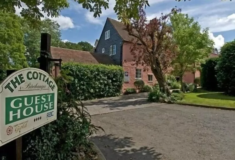 پانسیون The Cottage Guest House
