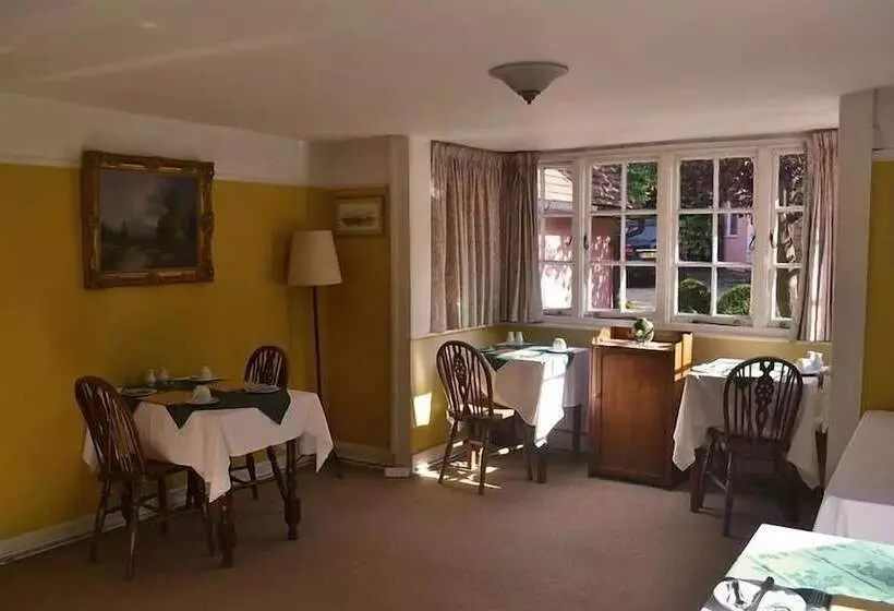 پانسیون The Cottage Guest House