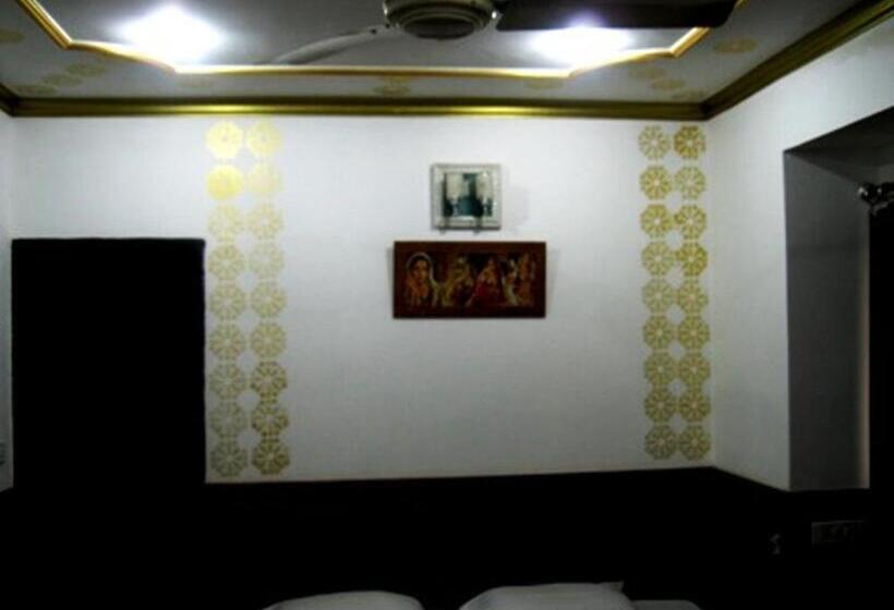 فندق صغير Ajay International