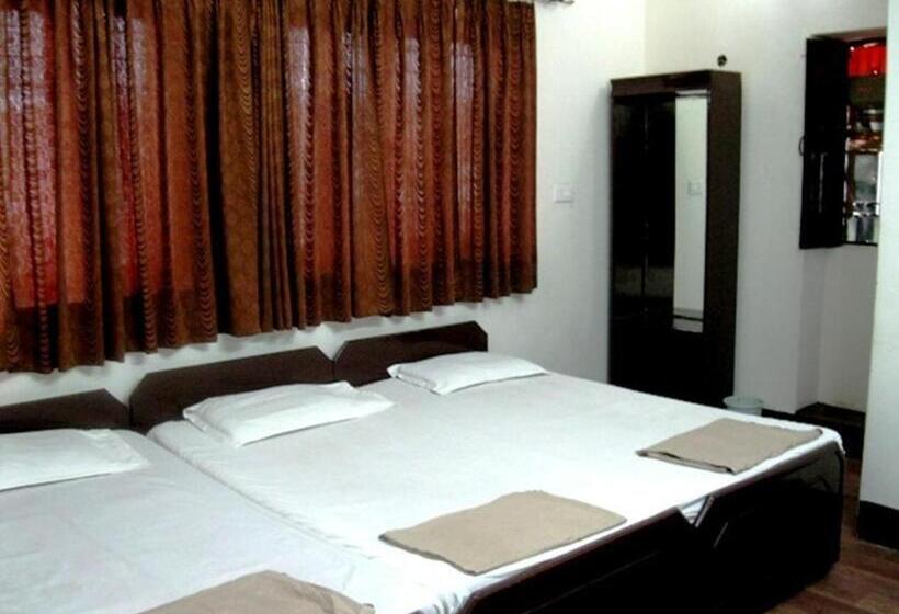 فندق صغير Ajay International