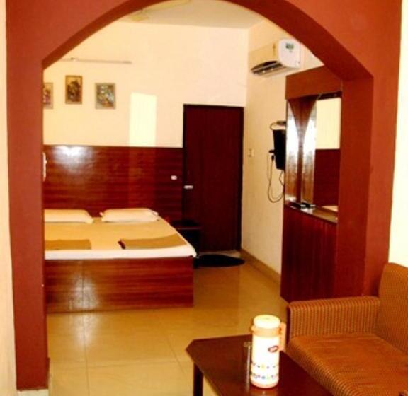 فندق صغير Ajay International