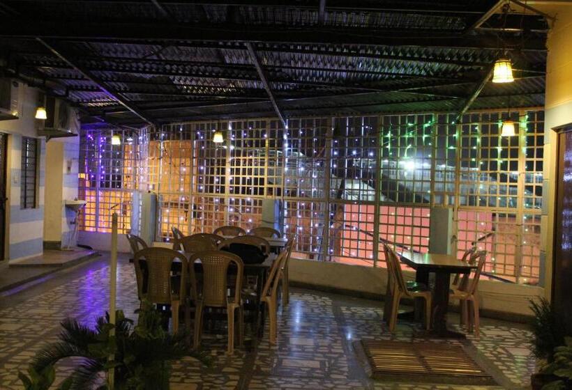 فندق صغير Ajay International