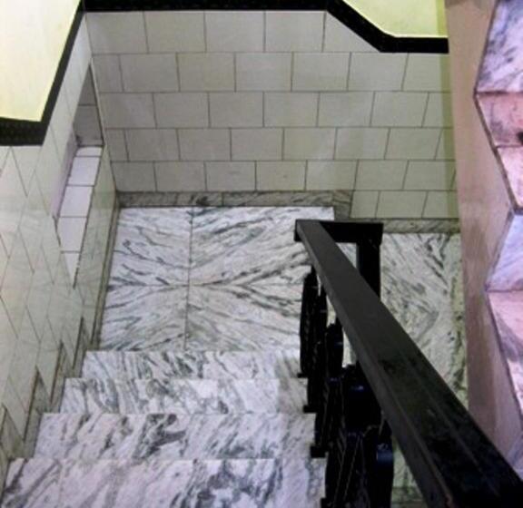 فندق صغير Ajay International