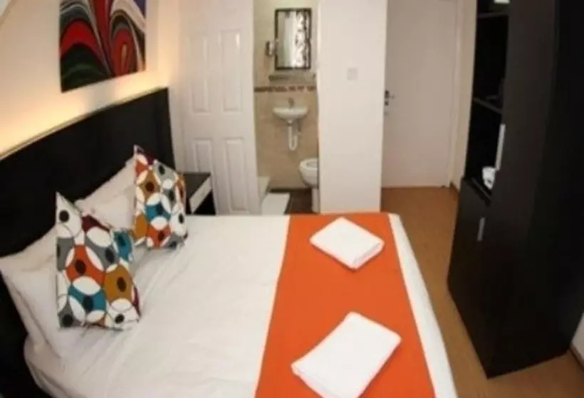 ホテル Heathrow Inn