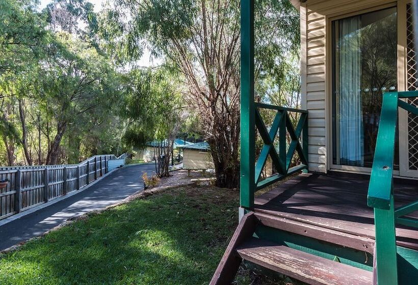 فندق Riverview Tourist Park