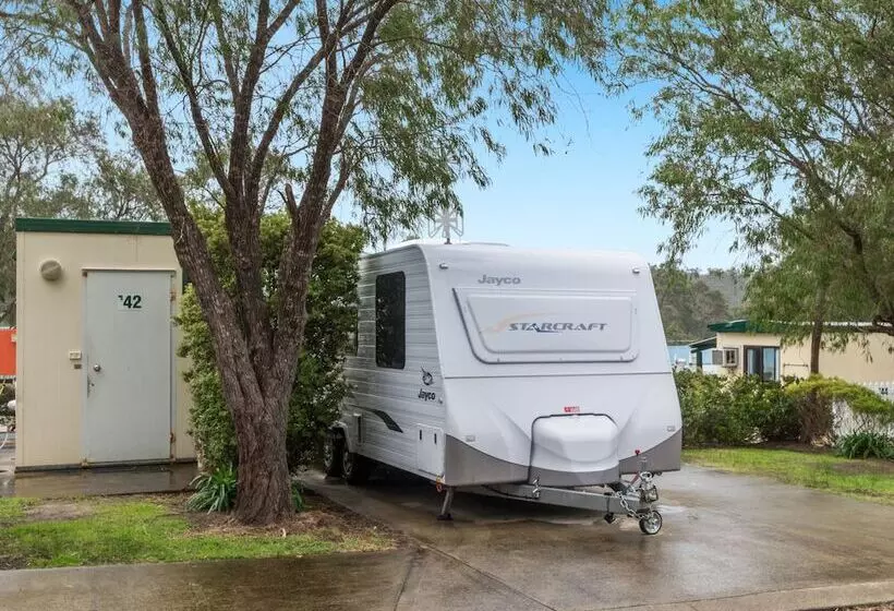 Отель Riverview Tourist Park