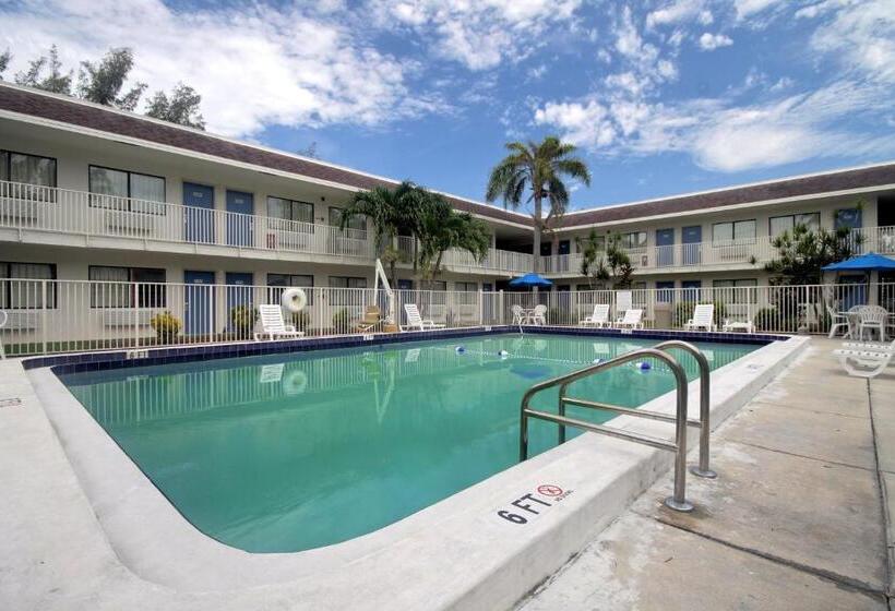 Motel 6 Dania Beach