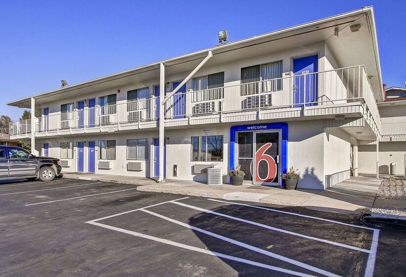 Motel 6 Green Bay, Wi