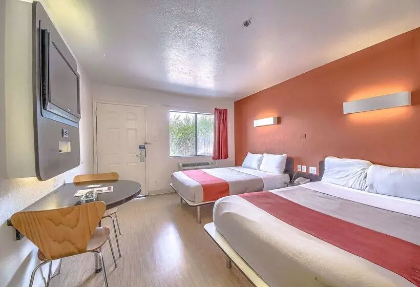 Motel 6 San Antonio, Tx Six Flags Fiesta Tx  La Cantera Area