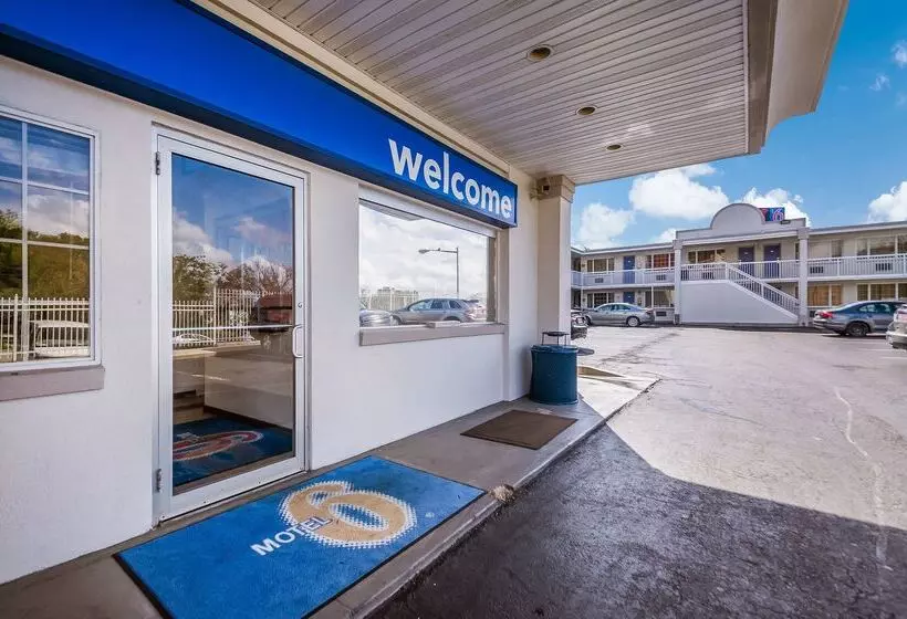 Motel 6 Washington Dc Convention Center