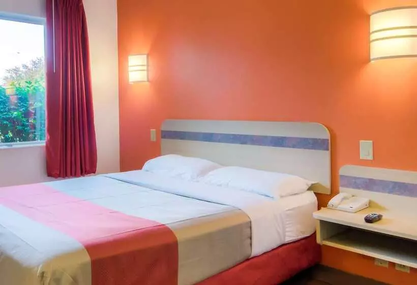 Motel 6 Washington Dc Convention Center