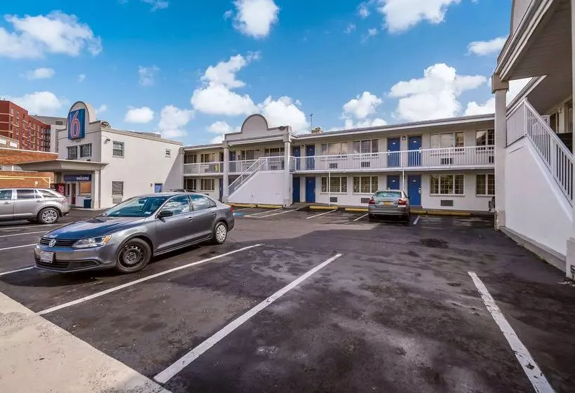 Motel 6 Washington Dc Convention Center