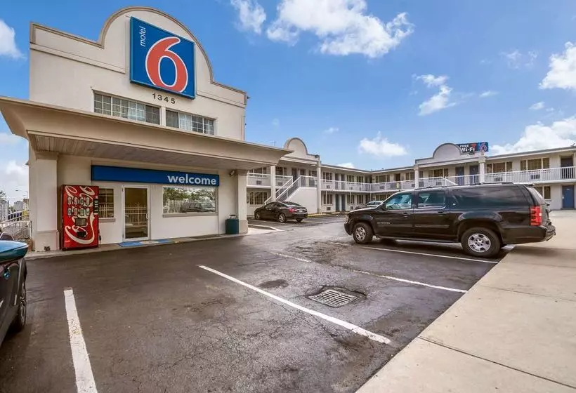 Motel 6 Washington Dc Convention Center