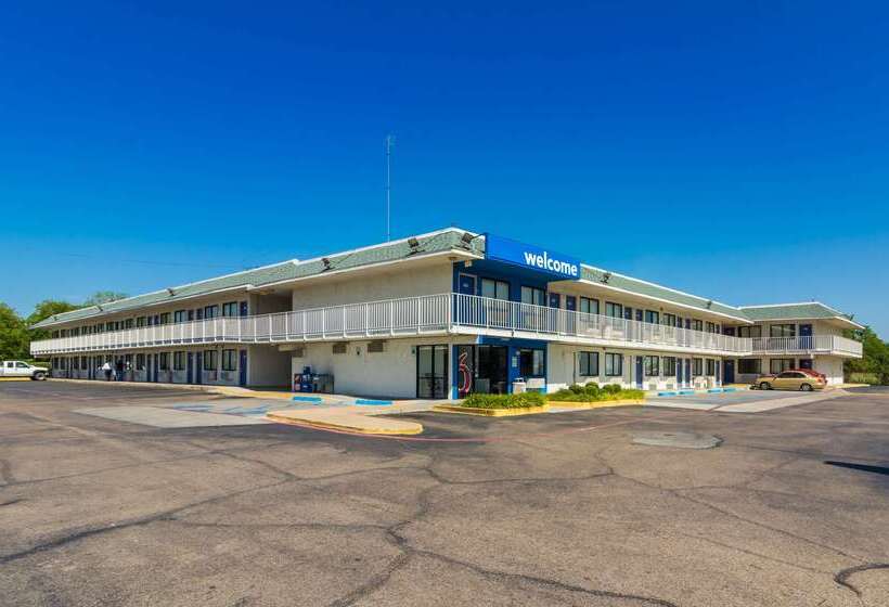 Motel 6bellmead, Tx  Waco