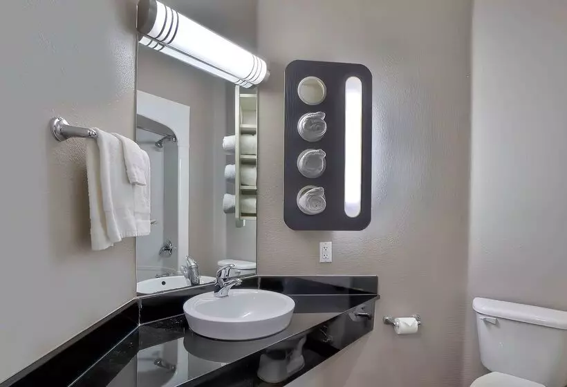 Motel 6benbrook, Tx  Fort Worth