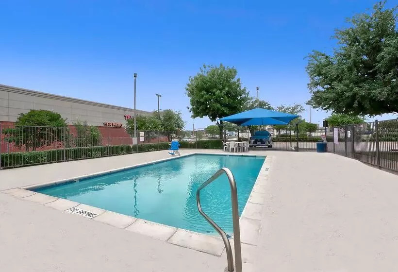 Motel 6benbrook, Tx  Fort Worth