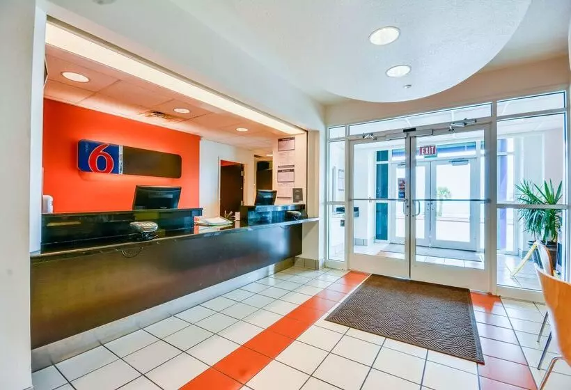 Motel 6biloxi, Ms  Beach