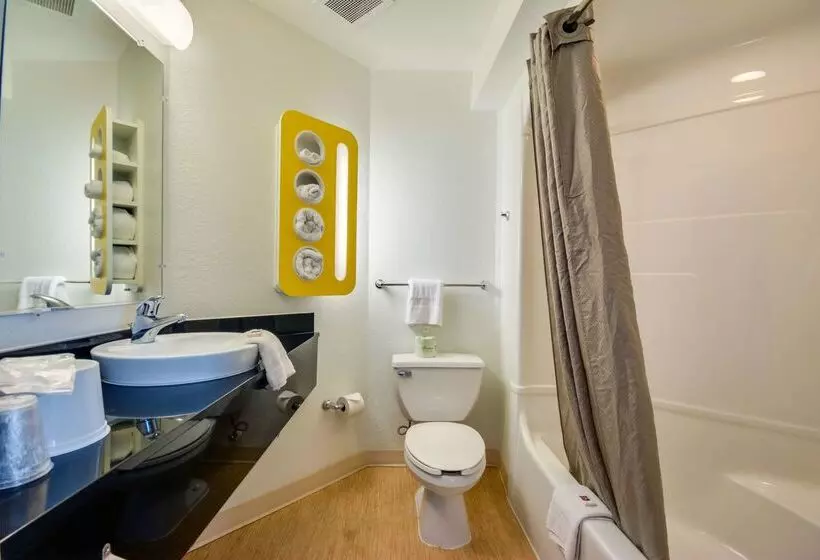 Motel 6biloxi, Ms  Beach