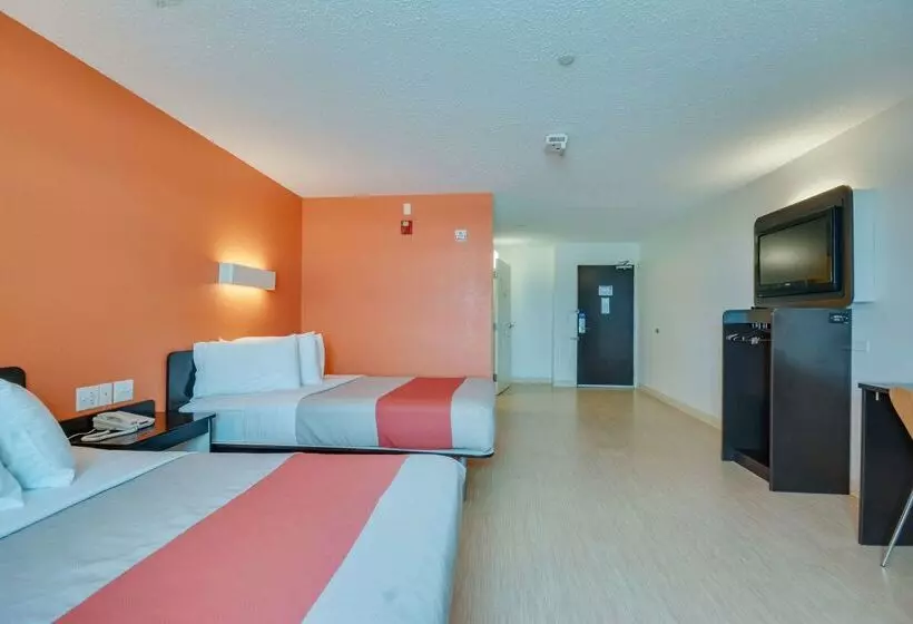 Motel 6biloxi, Ms  Beach