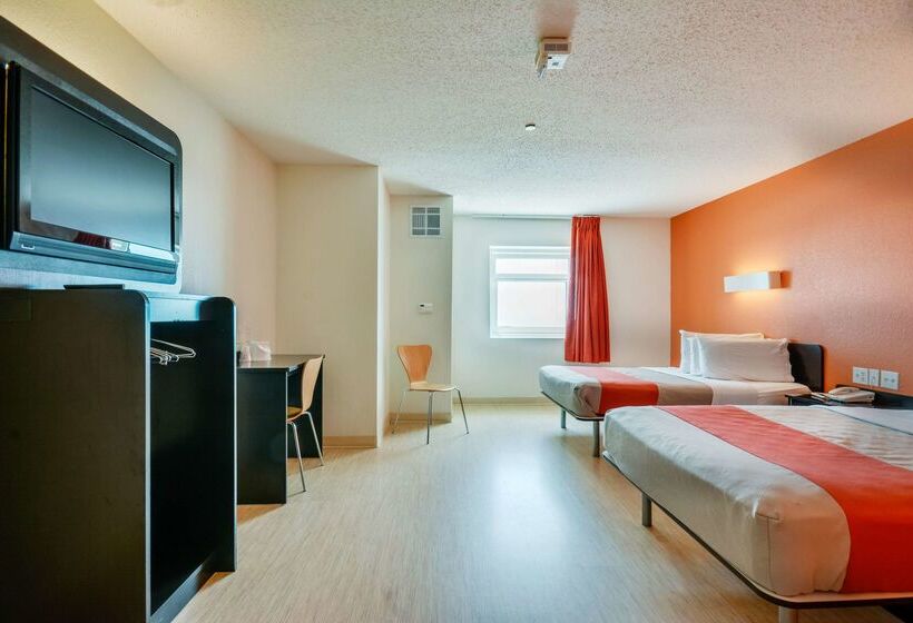 Motel 6biloxi, Ms  Beach