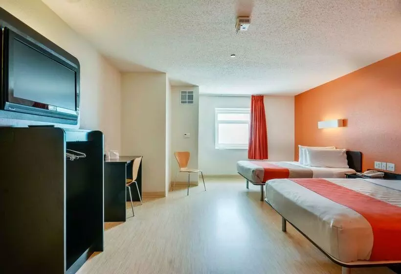 Motel 6biloxi, Ms  Beach